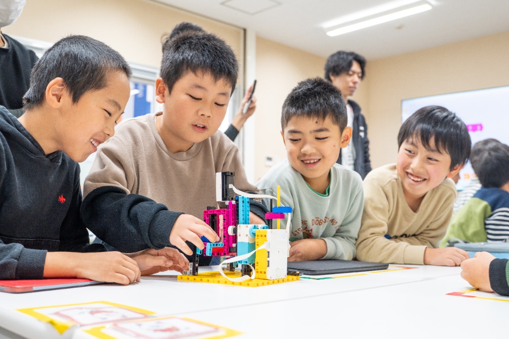 ロボ団高岡校のワクワクする学び:最高のエンターテインメントとしてのプログラミング教育